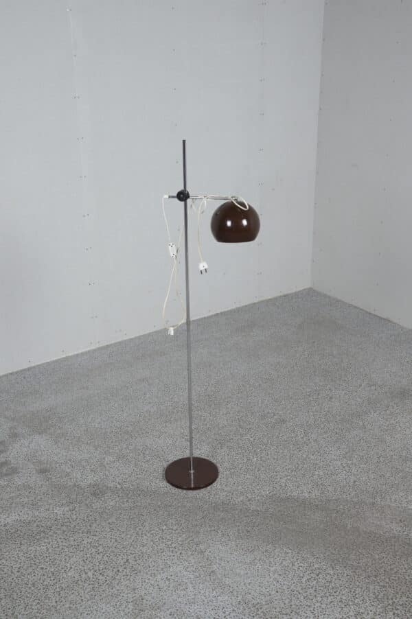 Standerlampe brun kuppel