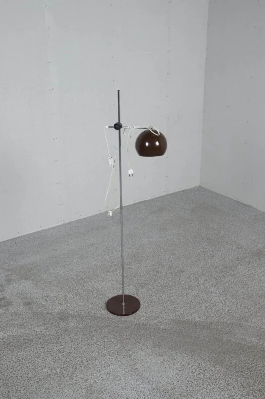 Standerlampe brun kuppel