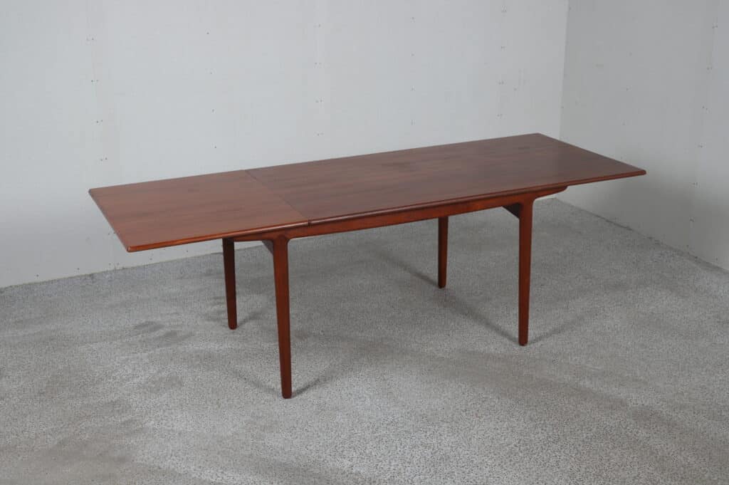 Spisebord i teak ala johannes andersen — billede 2