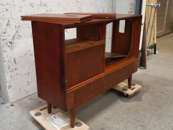 Vintage TV/radio møbel, bar, teak — billede 3
