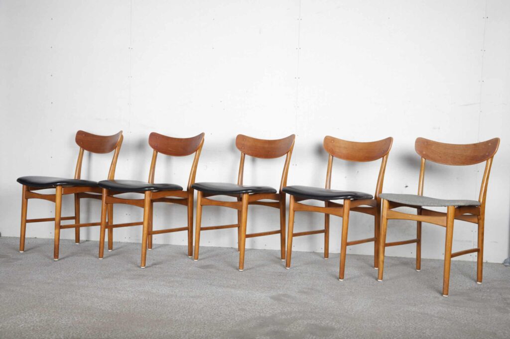 Fem spisestole i teak