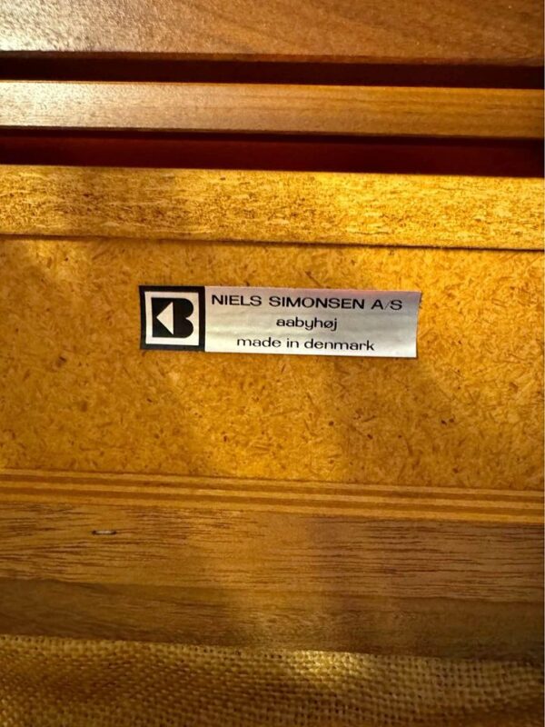 Sybord med fletkurv og skuffe, teak