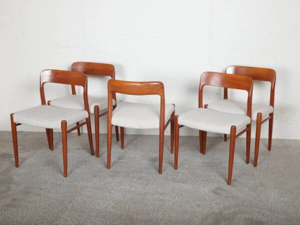Fem spisestole af NO Møller model 75 i massiv teak — billede 2