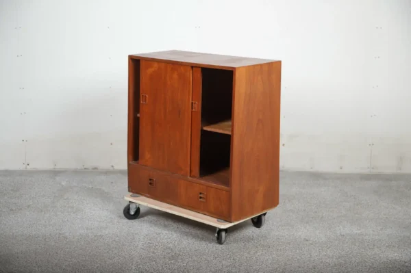 Lille skab/skænk, teak