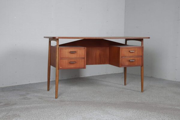 Skrivebord i teak, Tibergaard