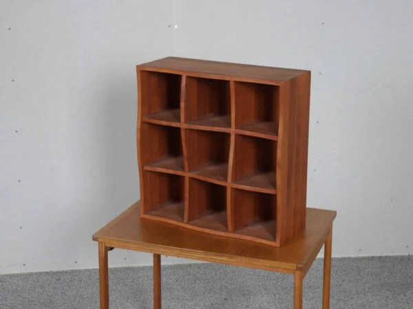 Sættekasse, bølget design