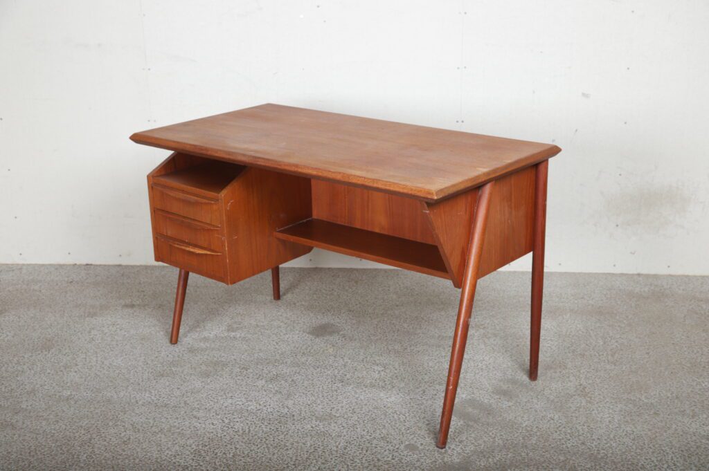 Tibergaard Skrivebord i teak, Tibergaard
