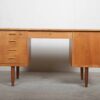 Skrivebord i teak