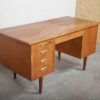 Skrivebord i teak