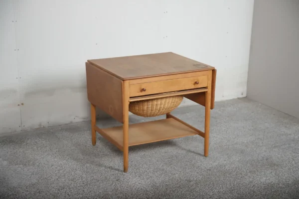 Sybord i massiv egetræ, Wegner, AT33. Til renovering