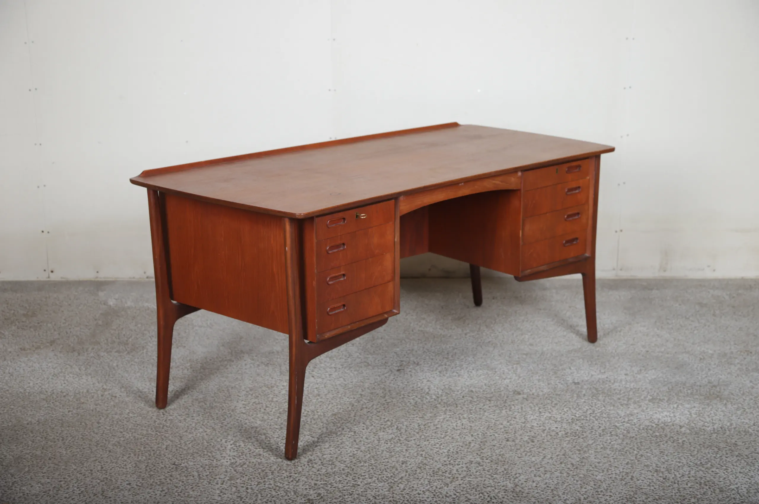 Svend Aage Madsen Skrivebord i teak af Svend Aage Madsen