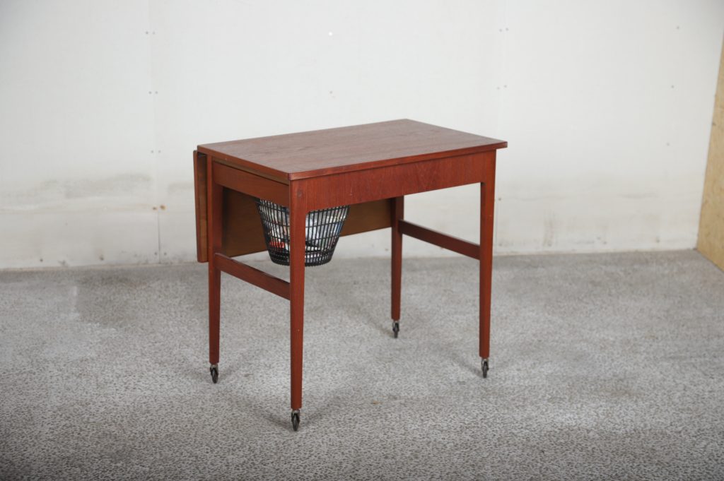 Sybord med klap og formicaplade