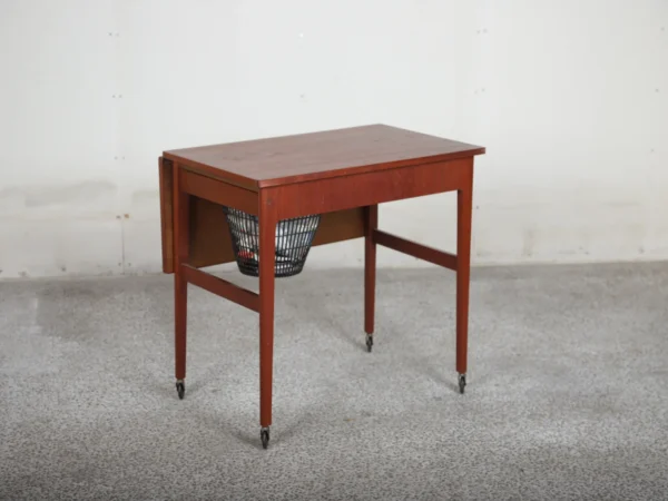 Sybord med klap og formicaplade