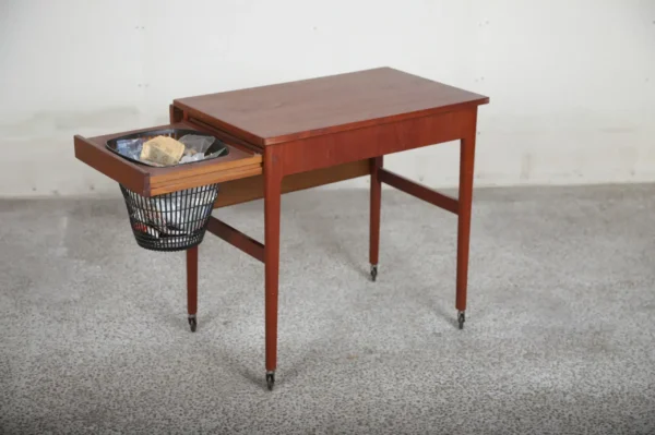 Sybord med klap og formica