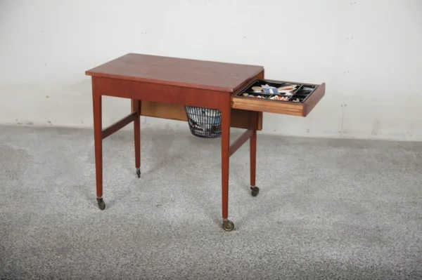 Sybord med klap og formica