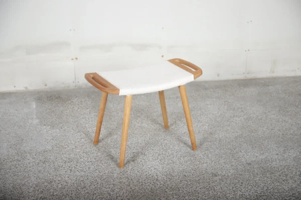 Skammel, eg og teak