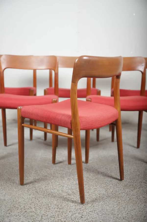 Seks spisestole i massiv teak, N.O. Møller model 75