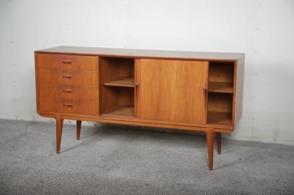 Lav skænk i teak, Omann jr, Model nr 12