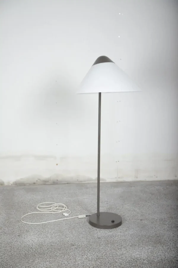 Standerlampe, Hans J. Wegner, model Opala