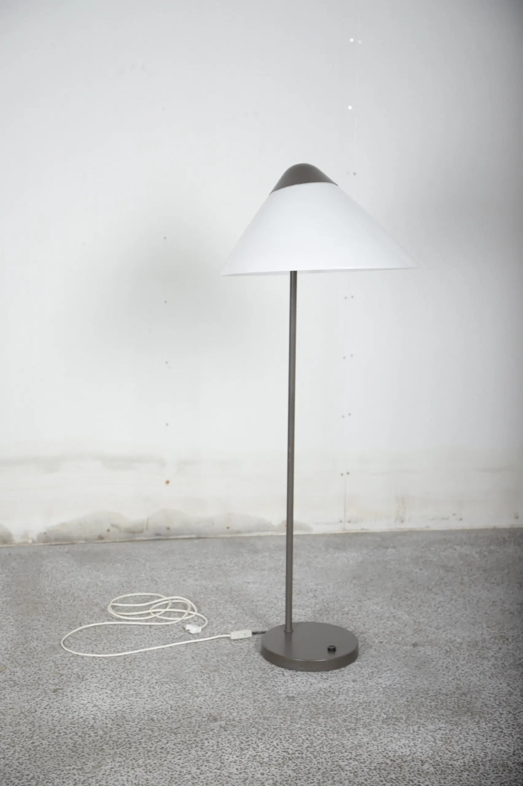 Standerlampe, Hans J. Wegner, model Opala