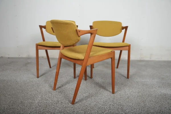 Tre spisestole i teak, Kai Kristiansen, Model 42