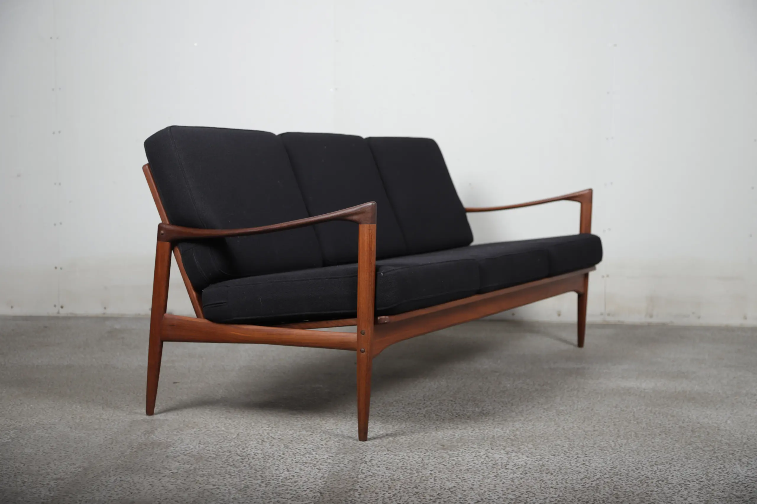 Ib Kofod Larsen Sofa, 3 personers, teak, Ib Kofod Larsen, Nypolstret