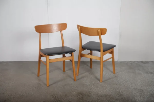 2 spisestole, Mosbøl