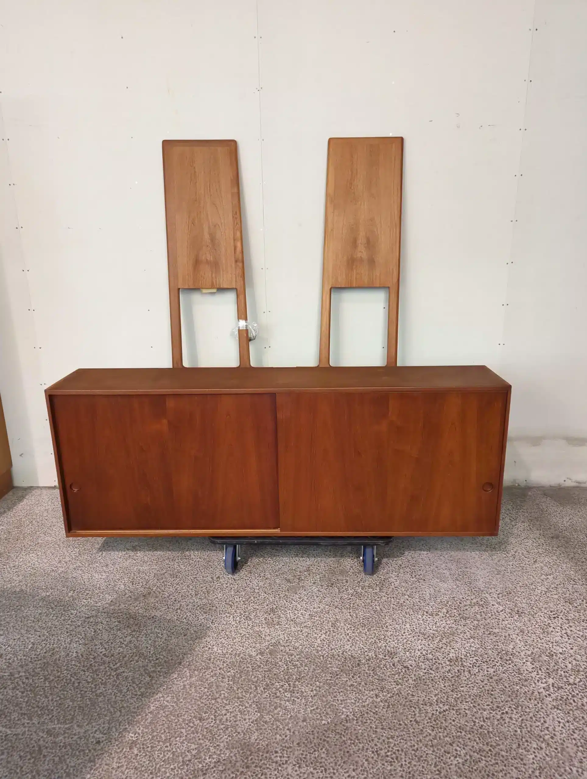 Wegner RY-20, todelt høj skænk, teak
