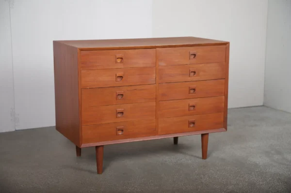 Kommode i teak med 10 skuffer