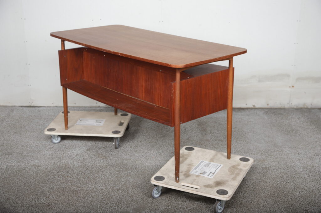 Tibergaard Skrivebord, teak, til renovering, Tibergaard — billede 3