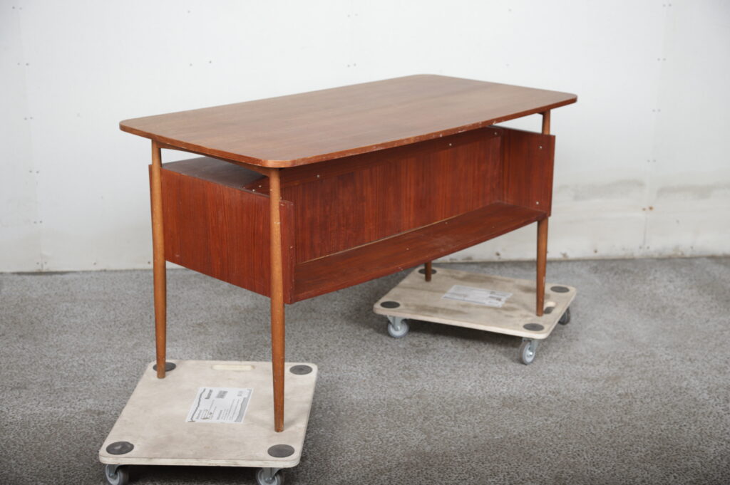 Tibergaard Skrivebord, teak, til renovering, Tibergaard — billede 4