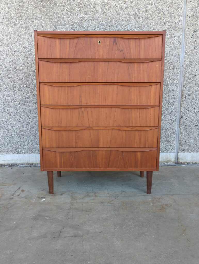 Kommode, seks skuffer, teak