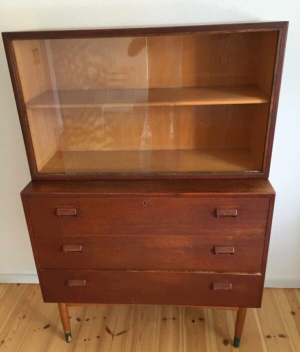 Sminke-kommode og vitrine-skab, Børge Mogensen