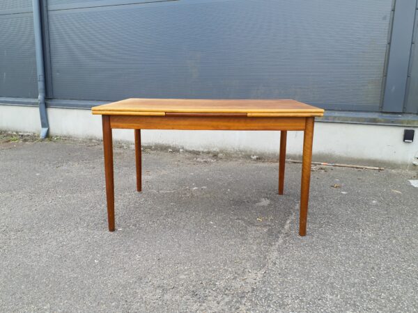 Spisebord med hollandsk udtræk i teak