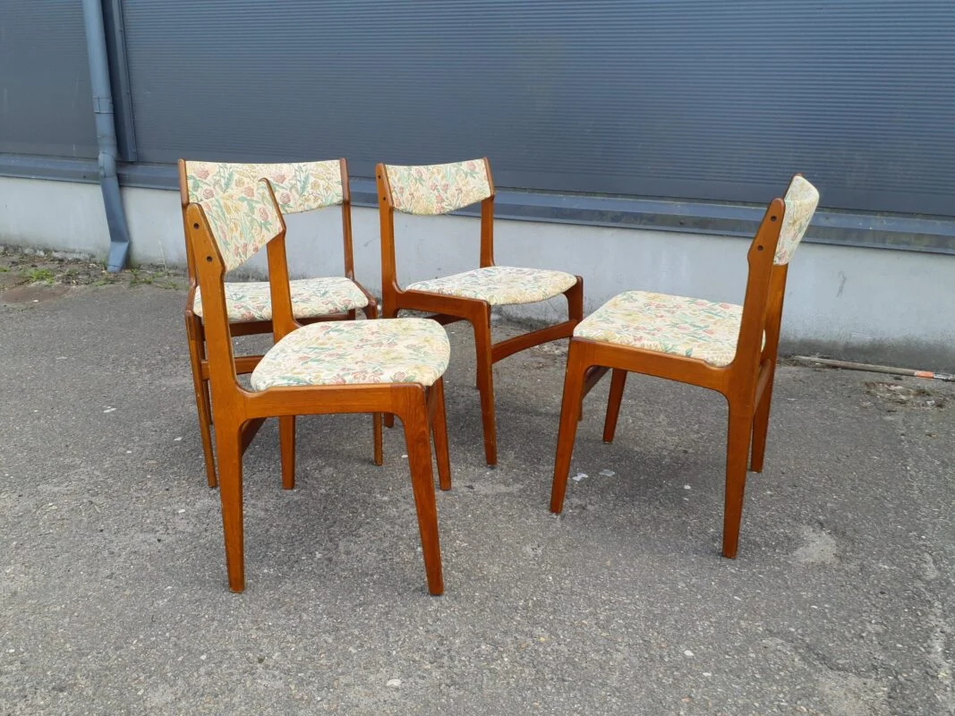 Fire spisestole, teak