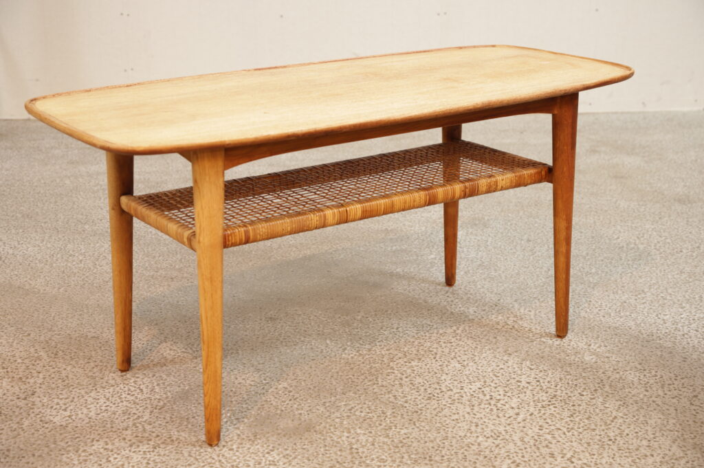Sofabord med kehlet kant, teak