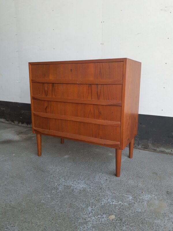 Kommode, bred med fire skuffer, teak