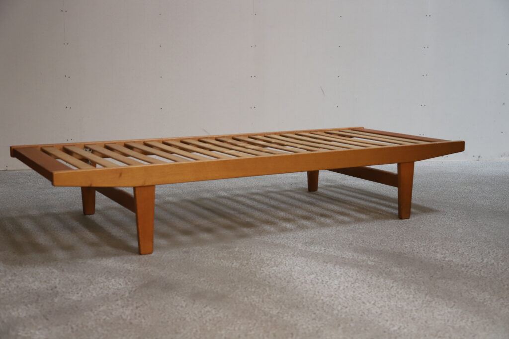 Daybed, egetræ, FDB, Poul M. Volther