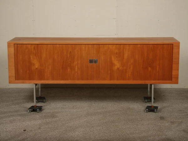 Wegner RY-25 Skænk i teaktræ med jalousilåger, af Wegner model RY-25 — billede 2