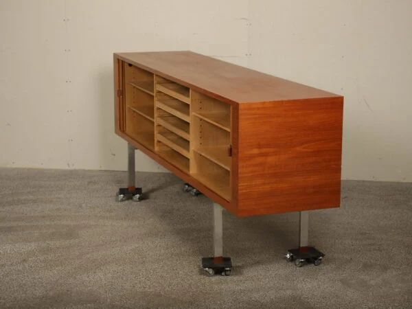 Wegner RY-25 Skænk i teaktræ med jalousilåger, af Wegner model RY-25 — billede 4