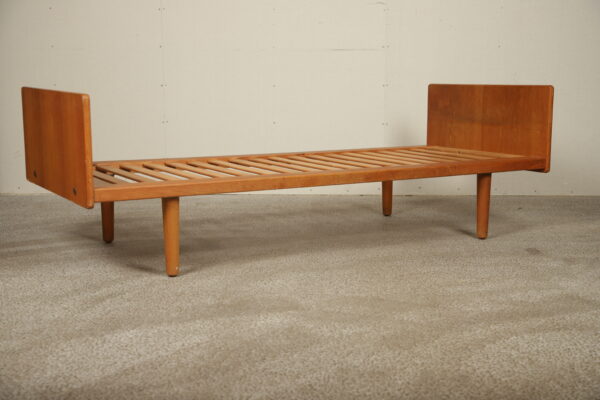 Daybed, eg, FDB