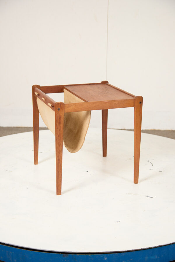 Sidebord med magasinholder, teak, Brdr. Furbo