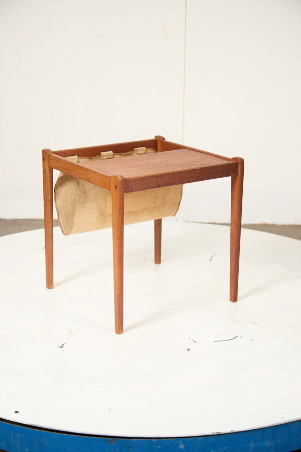 Sidebord med magasinholder, teak, Brdr. Furbo