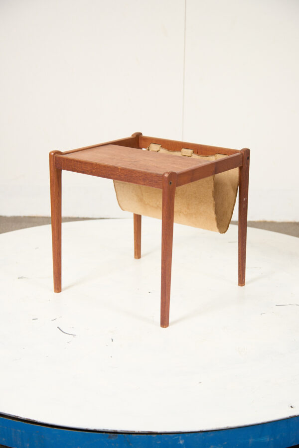 Sidebord med magasinholder, teak, Brdr. Furbo