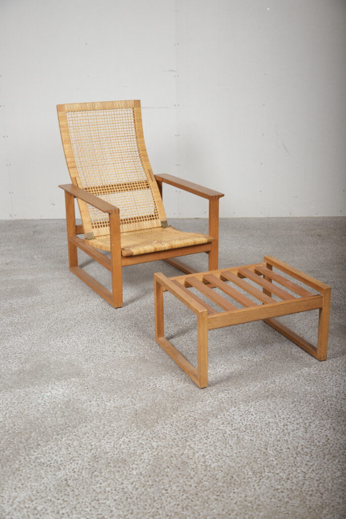 Børge Mogensen slædestol med sjeneflet og skammel, model 2256, egetræ, Fredericia Furniture