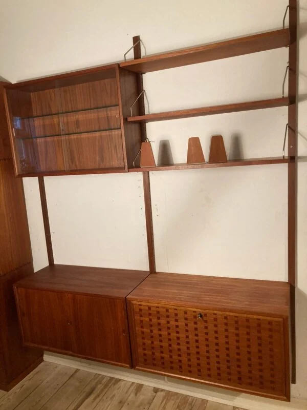 Royal System, Cadovius Vægreol, Royal System teak, b: 80 d: 37 h: 198