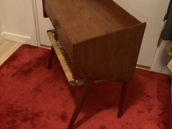 Natbord/sengebord, sjeneflet, teak — billede 2