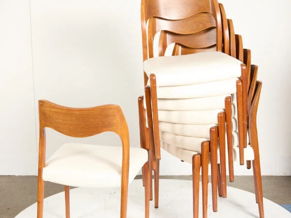 8 spisestole i massiv teak af N.O. Møller, model 71
