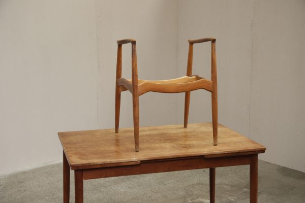 Armstol, Erik Buch Captains Chair, egetræ, til renovering