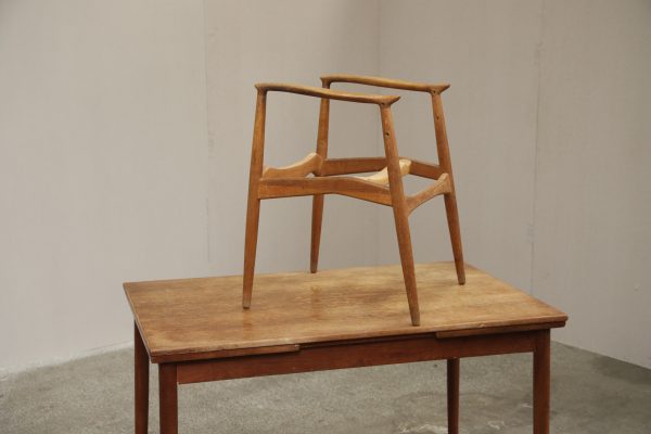 Armstol, Erik Buch Captains Chair, egetræ, til renovering